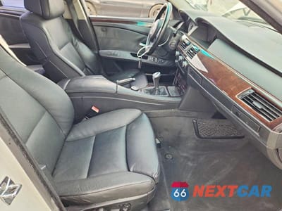 Zdjęcie 7 z 13 samochodu: 2008 BMW 528 I VIN:WBANU535X8BY65151 - miniatura