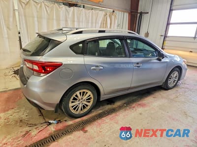 Trzecie zdjęcie samochodu z tyłu: 2018 SUBARU IMPREZA PREMIUM VIN:4S3GTAB65J3715045 - miniatura