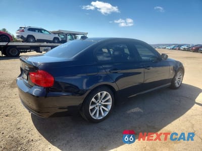 Trzecie zdjęcie samochodu z tyłu: 2011 BMW 328 XI SULEV VIN:WBAPK5C50BF126997 - miniatura