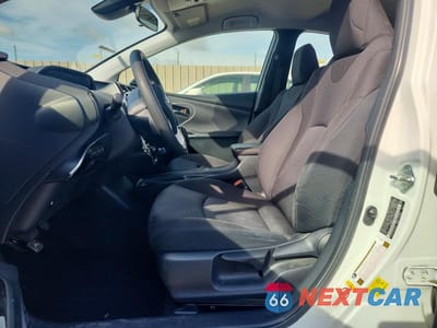 Zdjęcie 7 z 12 samochodu: 2017 TOYOTA PRIUS TWO VIN:JTDKBRFU7H3040412 - miniatura