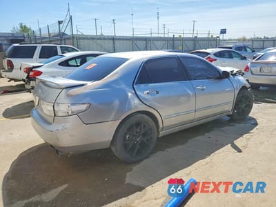 Trzecie zdjęcie samochodu z tyłu: 2004 HONDA ACCORD EX VIN:1HGCM56654A034317 - miniatura