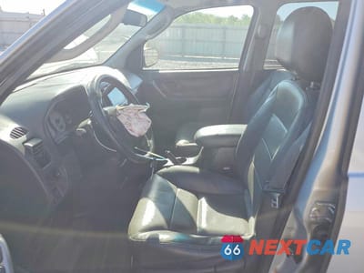 Zdjęcie 7 z 13 samochodu: 2004 FORD ESCAPE XLT VIN:1FMCU93104KA42622 - miniatura
