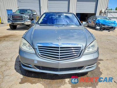 Piąte zdjęcie samochodu w środku: 2011 MERCEDES-BENZ S 550 4MATIC VIN:WDDNG8GB2BA373986 - miniatura