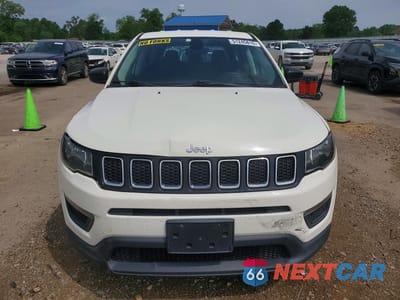 Piąte zdjęcie samochodu w środku: 2018 JEEP COMPASS SPORT VIN:3C4NJCAB2JT263292 - miniatura