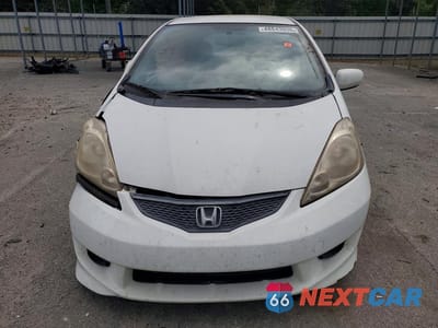 Piąte zdjęcie samochodu w środku: 2010 HONDA FIT SPORT VIN:JHMGE8H4XAC030241 - miniatura
