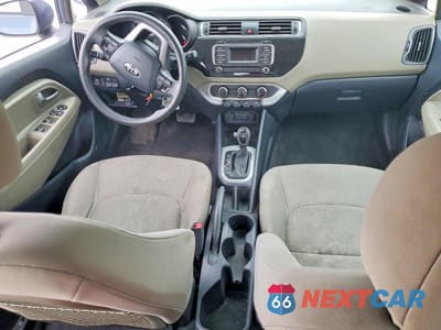 Zdjęcie 8 z 13 samochodu: 2016 KIA RIO 5-DOOR LX VIN:KNADM5A32G6647130 - miniatura