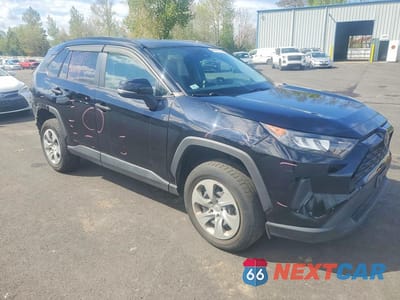 Czwarte zdjęcie samochodu z boku: 2021 TOYOTA RAV4 LE VIN:2T3G1RFV1MC242981 - miniatura