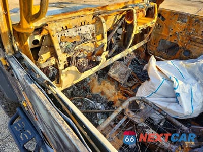 Zdjęcie 8 z 12 samochodu: 2000 JEEP WRANGLER / TJ SPORT VIN:1J4FA49S3YP731800 - miniatura