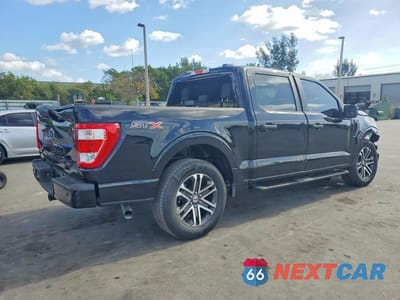 Trzecie zdjęcie samochodu z tyłu: 2023 FORD F150 SUPERCREW VIN:1FTEW1CP8PKF97142 - miniatura