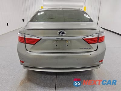 Zdjęcie 6 z 12 samochodu: 2015 LEXUS ES 300H BASE VIN:JTHBW1GG4F2095707 - miniatura
