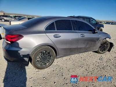 Trzecie zdjęcie samochodu z tyłu: 2022 MERCEDES-BENZ A 220 4MATIC VIN:W1K3G4FB3NJ365577 - miniatura