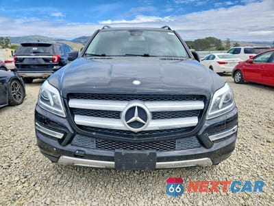 Piąte zdjęcie samochodu w środku: 2015 MERCEDES-BENZ GL 450 4MATIC VIN:4JGDF6EE9FA501944 - miniatura