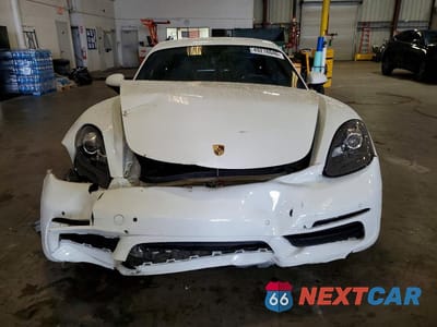 Piąte zdjęcie samochodu w środku: 2018 PORSCHE CAYMAN VIN:WP0AA2A83JK260173 - miniatura
