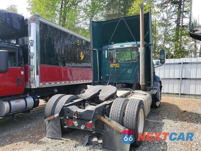 Czwarte zdjęcie samochodu z boku: 2017 MACK CXU613 SEMI TRUCK VIN:1M1AW01X3HM009424 - miniatura