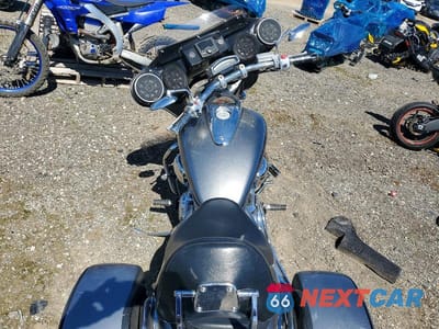 Zdjęcie 6 z 9 samochodu: 2008 SUZUKI VZR1800 VIN:JS1VY53A182100344 - miniatura