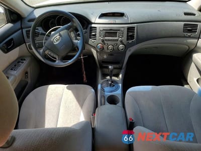 Zdjęcie 8 z 11 samochodu: 2010 KIA OPTIMA LX VIN:KNAGG4A84A5426703 - miniatura