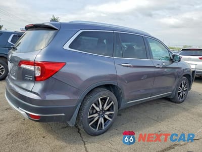 Trzecie zdjęcie samochodu z tyłu: 2019 HONDA PILOT TOURING VIN:5FNYF6H99KB089627 - miniatura