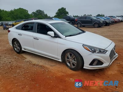 Czwarte zdjęcie samochodu z boku: 2018 HYUNDAI SONATA SPORT VIN:5NPE34AF3JH656348 - miniatura