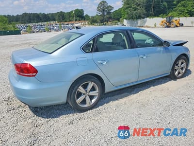 Trzecie zdjęcie samochodu z tyłu: 2012 VOLKSWAGEN PASSAT SE VIN:1VWBP7A30CC059815 - miniatura