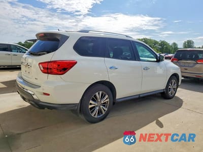 Trzecie zdjęcie samochodu z tyłu: 2018 NISSAN PATHFINDER SV VIN:5N1DR2MN9JC631821 - miniatura