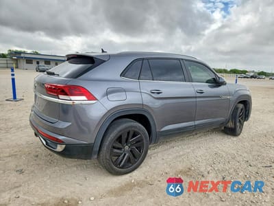 Trzecie zdjęcie samochodu z tyłu: 2022 VOLKSWAGEN ATLAS CROSS SPORT SE VIN:1V2JE2CA3NC205175 - miniatura