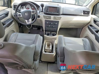 Zdjęcie 8 z 12 samochodu: 2013 VOLKSWAGEN ROUTAN SE VIN:2C4RVABG6DR724909 - miniatura