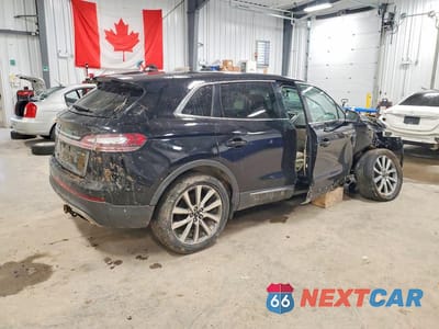Trzecie zdjęcie samochodu z tyłu: 2019 LINCOLN NAUTILUS SELECT VIN:2LMPJ8K97KBL17698 - miniatura