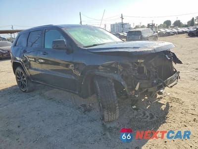 Czwarte zdjęcie samochodu z boku: 2018 JEEP GRAND CHEROKEE LAREDO VIN:1C4RJEAG3JC344516 - miniatura