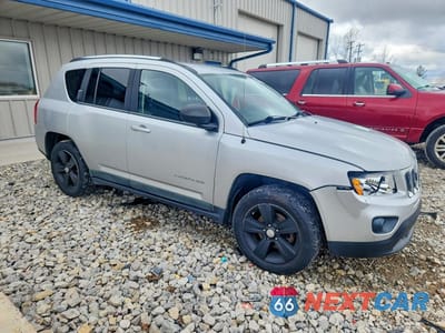 Czwarte zdjęcie samochodu z boku: 2011 JEEP COMPASS SPORT VIN:1J4NF1FB1BD163958 - miniatura
