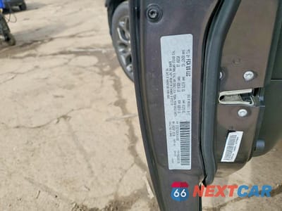 Zdjęcie 12 z 12 samochodu: 2018 CHRYSLER 300 S VIN:2C3CCAGG0JH141438 - miniatura