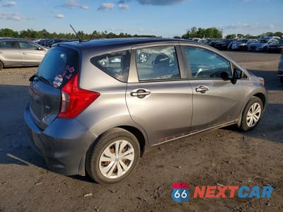 Trzecie zdjęcie samochodu z tyłu: 2018 NISSAN VERSA NOTE SV VIN:3N1CE2CP4JL355327 - miniatura