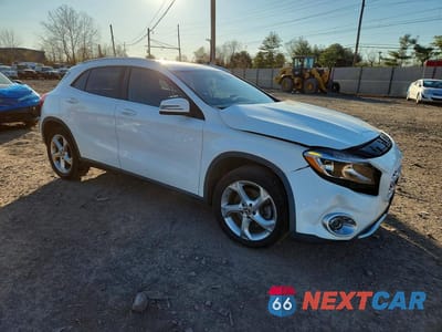 Czwarte zdjęcie samochodu z boku: 2019 MERCEDES-BENZ GLA 250 4MATIC VIN:WDCTG4GB4KJ586961 - miniatura