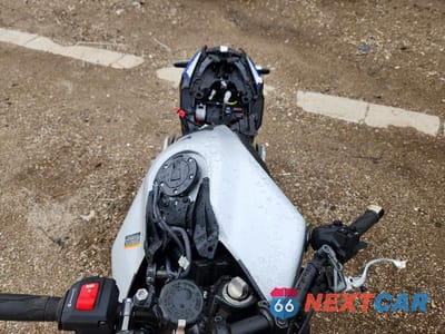 Piąte zdjęcie samochodu w środku: 2025 YAMAHA MT09 SP VIN:JYARN95E3SA001704 - miniatura