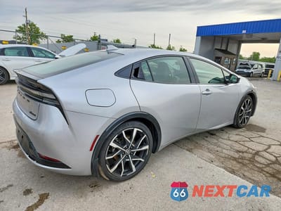 Trzecie zdjęcie samochodu z tyłu: 2024 TOYOTA PRIUS PRIME XSE VIN:JTDACACU7R3023111 - miniatura