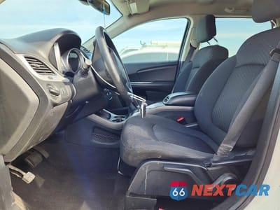 Zdjęcie 7 z 13 samochodu: 2018 DODGE JOURNEY SE VIN:3C4PDCAB5JT509834 - miniatura