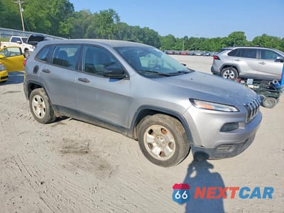 Czwarte zdjęcie samochodu z boku: 2015 JEEP CHEROKEE SPORT VIN:1C4PJLAB1FW720121 - miniatura