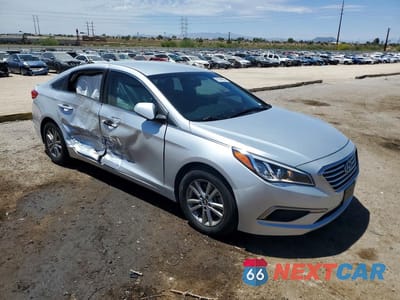 Czwarte zdjęcie samochodu z boku: 2016 HYUNDAI SONATA SE VIN:5NPE24AF0GH344693 - miniatura