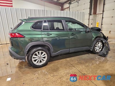 Trzecie zdjęcie samochodu z tyłu: 2022 TOYOTA COROLLA CROSS LE VIN:7MUCAABG5NV016697 - miniatura