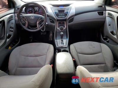 Zdjęcie 8 z 13 samochodu: 2013 HYUNDAI ELANTRA GLS VIN:5NPDH4AE4DH224019 - miniatura
