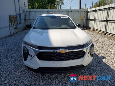 Piąte zdjęcie samochodu w środku: 2025 CHEVROLET TRAX LS VIN:KL77LFEP6SC187869 - miniatura