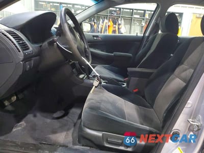 Zdjęcie 7 z 12 samochodu: 2004 HONDA ACCORD LX VIN:1HGCM66344A065425 - miniatura