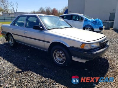 Czwarte zdjęcie samochodu z boku: 1990 TOYOTA CAMRY BASE VIN:4T1SV24E7LU111567 - miniatura