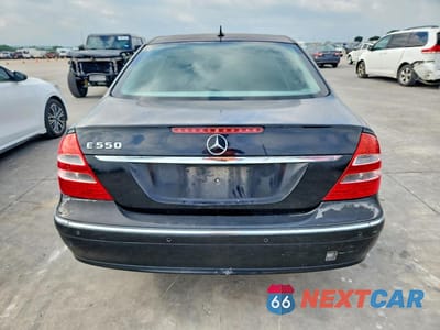 Zdjęcie 6 z 12 samochodu: 2007 MERCEDES-BENZ E 550 VIN:WDBUF72X27A999002 - miniatura