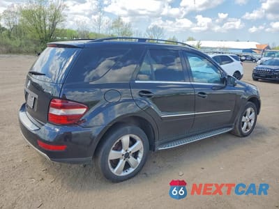 Trzecie zdjęcie samochodu z tyłu: 2011 MERCEDES-BENZ ML 350 4MATIC VIN:4JGBB8GB0BA642087 - miniatura