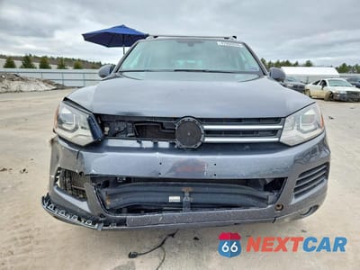 Piąte zdjęcie samochodu w środku: 2013 VOLKSWAGEN TOUAREG V6 TDI VIN:WVGEP9BP4DD012808 - miniatura
