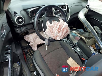 Zdjęcie 8 z 13 samochodu: 2019 CHEVROLET SONIC LT VIN:1G1JD5SB6K4112343 - miniatura