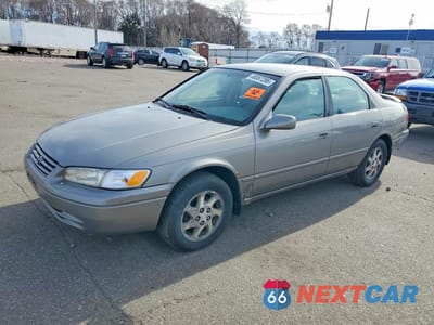 1998 TOYOTA CAMRY LE V6 4T1BF28K8WU061893 - główne zdjęcie licytacji z USA - miniatura