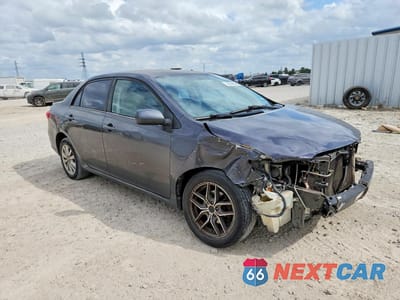 Czwarte zdjęcie samochodu z boku: 2013 TOYOTA COROLLA VIN:5YFBU4EE4DP221783 - miniatura