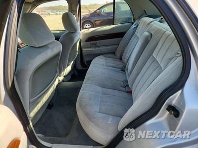 Zdjęcie 10 z 12 samochodu: 2003 MERCURY GRAND MARQUIS GS VIN:2MEFM74W43X674758 - miniatura