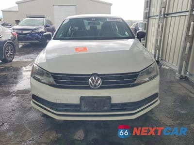 Piąte zdjęcie samochodu w środku: 2016 VOLKSWAGEN JETTA SE VIN:3VWD67AJ6GM360202 - miniatura